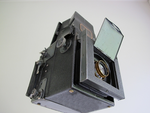 The Auto Graflex Junior by Jo Lommen